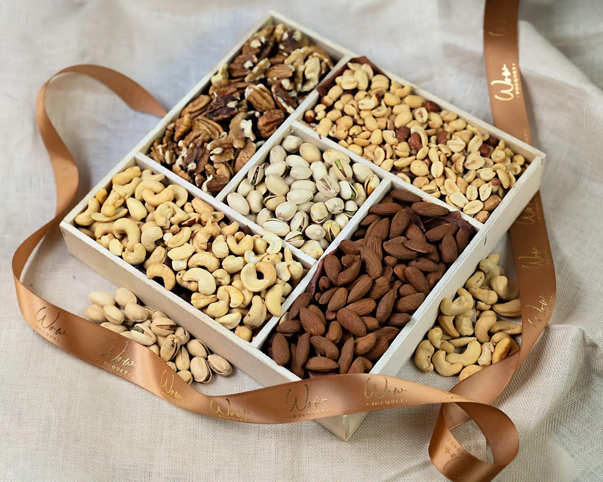 premium-gift-box-with-nuts