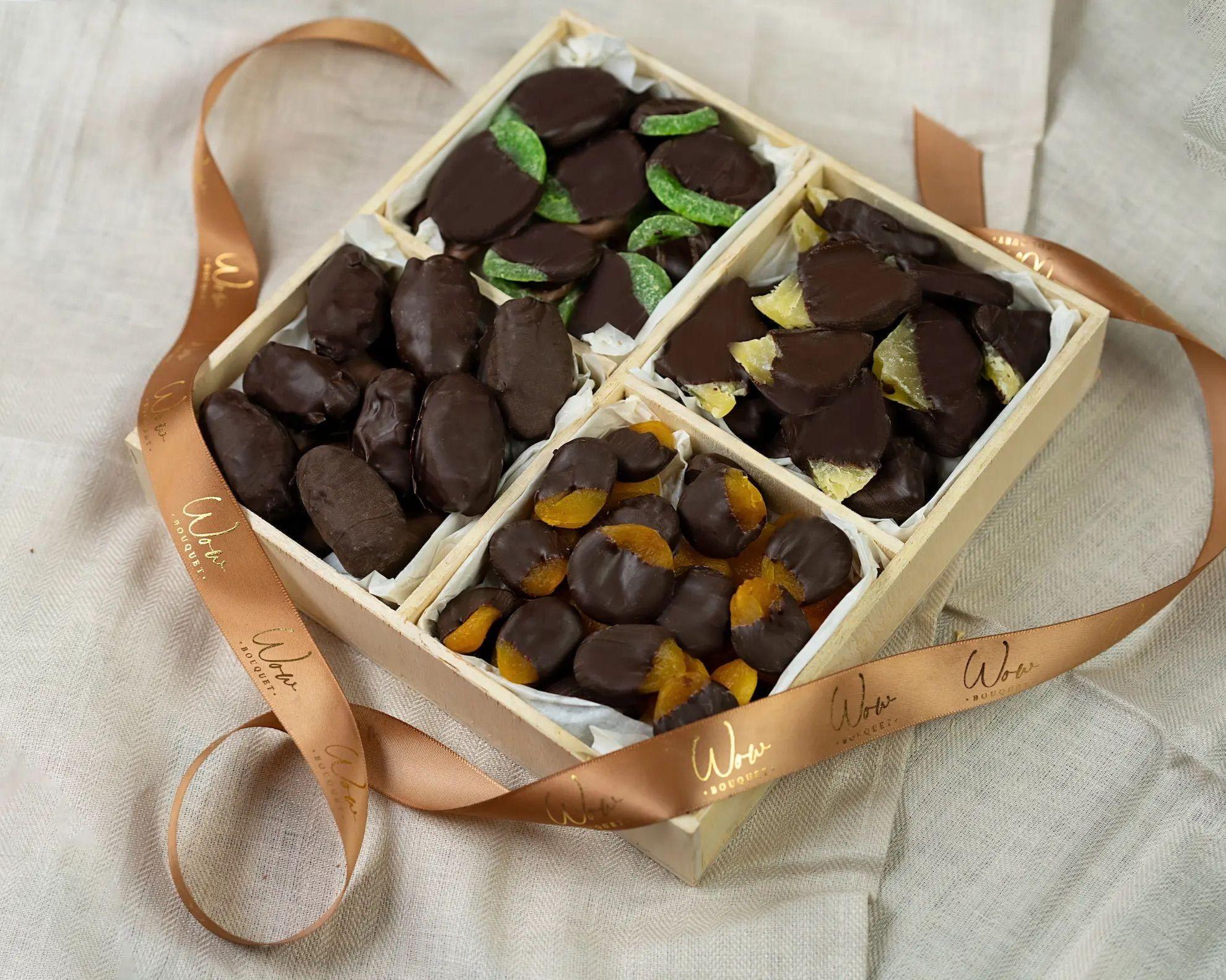 dark-chocolate-dried-fruit-gift-box